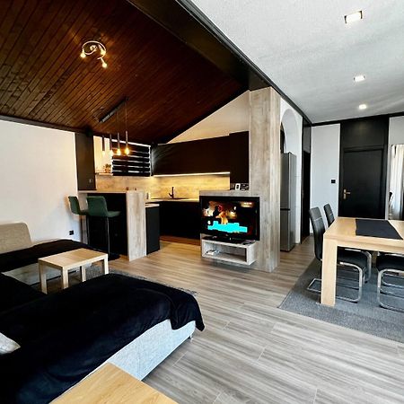Apartment Denis - Great Location & Large Terrace มาคาร์สกา ภายนอก รูปภาพ