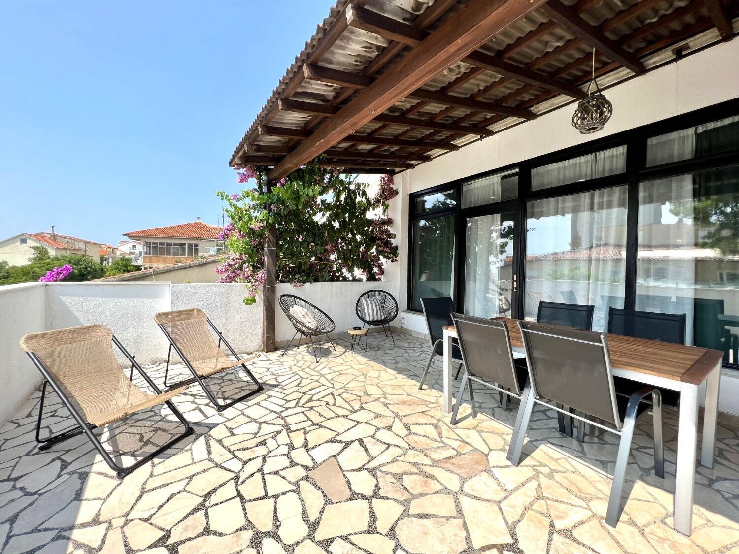 Apartment Denis - Great Location & Large Terrace มาคาร์สกา ภายนอก รูปภาพ
